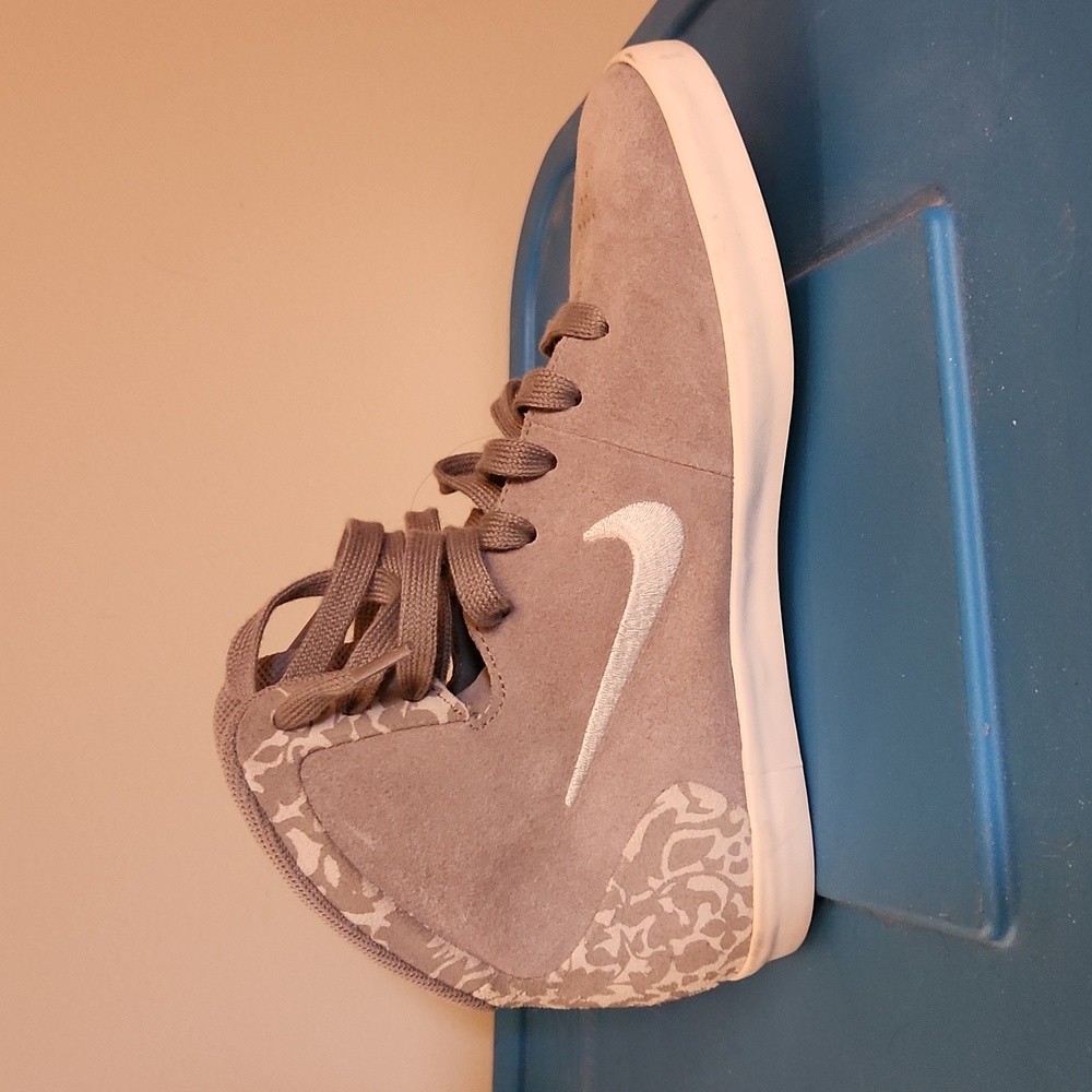 High top Nikes